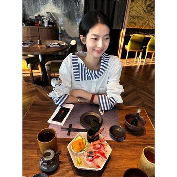 Garish/花里胡哨 辣妹海軍領不對稱拼接襯衫女秋季設計感小眾上衣