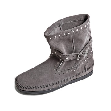 MINNETONKA-STUDDED STRAP鉚釘繞帶短靴-灰色