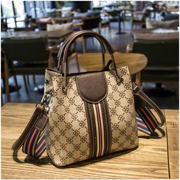 2024新款大容量水桶包女斜挎包復古印花氣質手提包撞色條紋單肩包