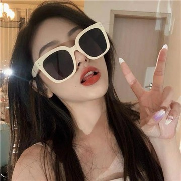 24hr出貨-🇹🇼現貨 送眼鏡袋　太陽眼鏡 Jennie 款墨鏡 質感墨鏡 韓國墨鏡 流行墨鏡