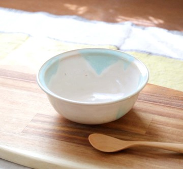 白釉圓碗 淺藍點綴 2