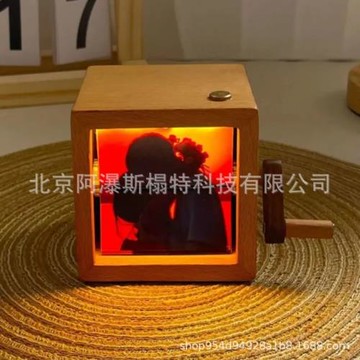跨境獨立站爆款照片機械手搖相冊發光創意禮品一件定制情人節禮物