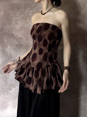 酒紅波點 / 肌理感抹胸上衣 / 半裙套裝