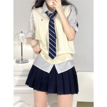 車厘子jk 純色麻花馬甲背心女新款學院風日系寬松薄款V領針織上衣