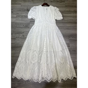 法式重工刺繡鏤空棉質多扣V領短袖收腰顯瘦大擺連衣裙度假風長裙