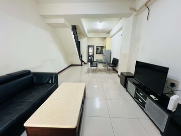 專任新豐明新 坪頂樂活 雙車大地坪美透天｜新竹縣新豐鄉松柏街