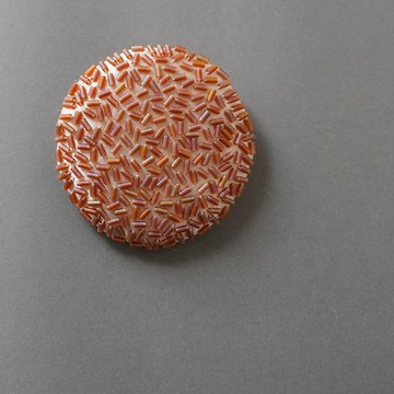 胸針 散落 4 大顆 珠飾刺繡胸針 粉色 多彩 個性 獨一無二 聖誕節