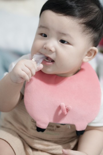 Bucute小豬屁屁口水巾/寶寶的彌月禮物/口水巾/彌月