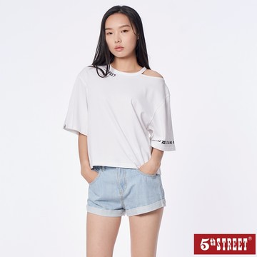 5th STREET 女裝寬短版露肩圓短袖T恤-白色
