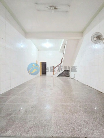 獨家｜國昌國中旁稀有臨路正樓層透天｜高雄市楠梓區仁昌街