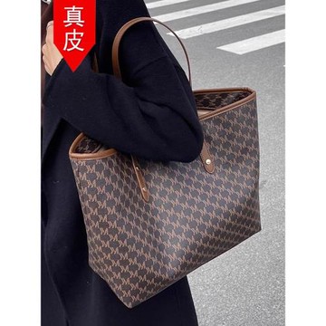 香港專柜高級感通勤大容量托特包包女2025新款復古真皮單肩腋下包