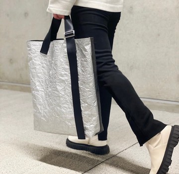 【東京發貨】特殊材質 Tyvek 環保托特包 黑/銀 可調式背帶