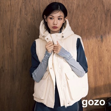 【gozo】➤大口袋立體廓型連帽羽絨背心(米色/深藍_F) | 女裝 連帽 休閒