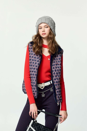 光輝紅挖領針織上衣