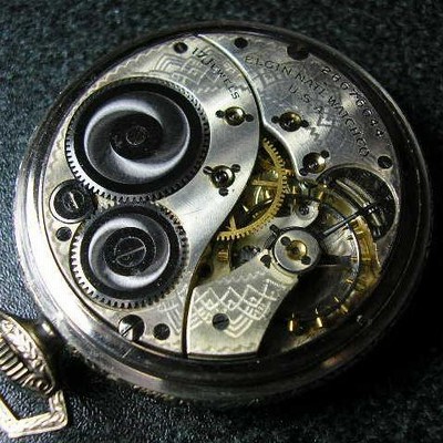 ELGIN 裏蓋にフリーメイソンマークのアンティーク手巻き懐中時計