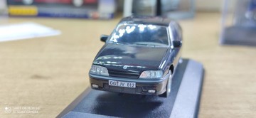 1:43 Opel Omega 3000 Schwarz-Starmist  ,CORGI 左后門玻璃裂縫