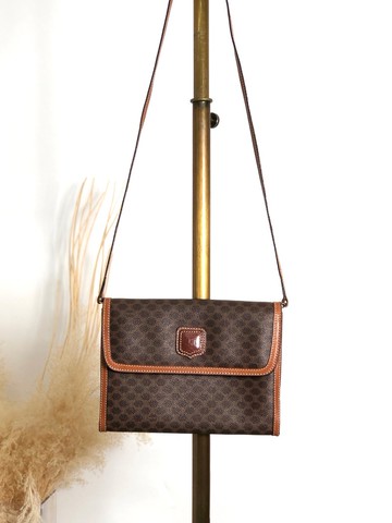【日本直送 名牌中古包】CELINE  સ eline 馬車 LOGO 肩背包 棕色 壓印 Logo PVC vintage 古董 emwcwc