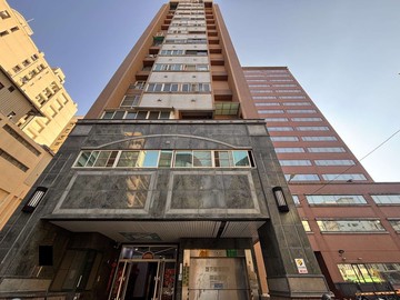 五塊厝苓雅運動園區雙捷運站★武廟兩房尬車位｜高雄市苓雅區中正一路