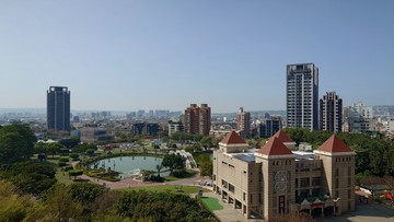 湖水岸-面豐樂公園-雙平面車位-緊鄰捷運-室內大｜台中市南屯區文心南五路一段