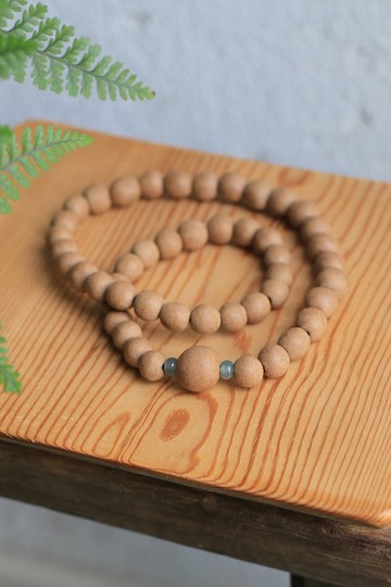 壹染指香品 | 南唐遺韻 | 鵝梨帳中香 手搓雙圈手串 冰種翡翠隔珠