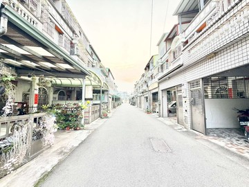 近捷運＋漢神百貨！歐式車庫別墅1588萬｜台中市大雅區雅潭路三段