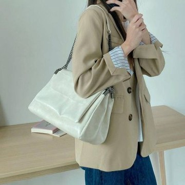 MoonDy 網紅鏈條斜背包 軟皮包包 肩背包 單肩包 女生包包 包包女 單肩托特包 軟皮