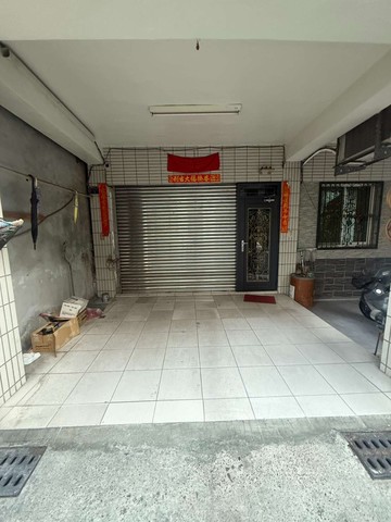 員林公園邊間萬年路第一市場門前可停車透天｜彰化縣員林市萬年路二段