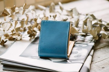 義大利Buttero手縫雙色短夾 海軍藍