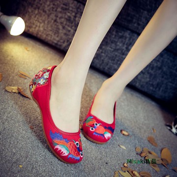 春秋新品老北京布鞋民族風繡花鞋廣場舞蹈鞋漢服鞋媽媽紅色單鞋女-Misaki精品