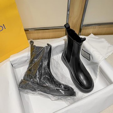 厚底馬丁靴女英倫風2024年新款煙筒靴顯瘦平底切爾西短靴女中筒靴