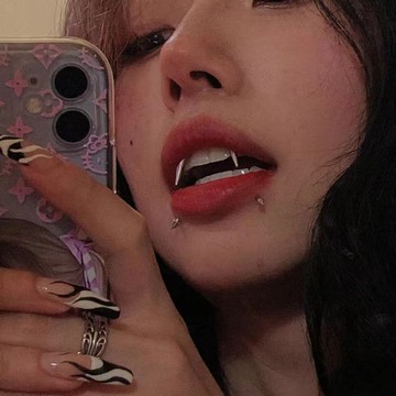 【台灣現貨⚡】吸血鬼唇環｜鈦鋼防過敏｜暗黑系穿搭必備｜萬聖節派對神器｜吸血鬼惡魔角｜德古拉尖錐環｜朋克飾品