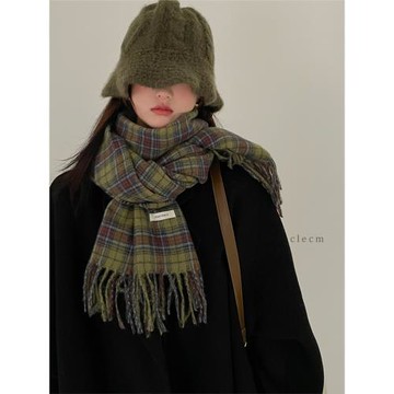 復古綠色格子紋圍巾女士秋冬季百搭個性高級感保暖披肩圍脖韓系新