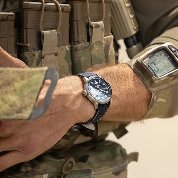 YEMA 野馬錶 法國空中傘兵突擊隊第10號(CPA 10) 聯名款 機械錶-64.25.10.05.TN.D5