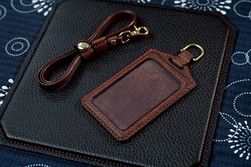 咖啡色 直式證件套 卡套 悠遊卡 識別證 證件卡套