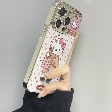 免運+隔日🚚電鍍鏡面手機殼 秋冬豹紋風衣凱蒂 適用蘋果17promax16Pro15plus 14 13 1211防摔