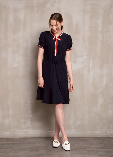 優雅知性厚雪紡傘襬洋裝（附腰帶）