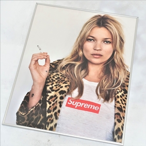 絶対一番安い Supreme kate ポスター額装 ホワイト Moss その他