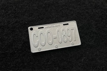 訂製 金屬浮雕吊牌(車牌載具)