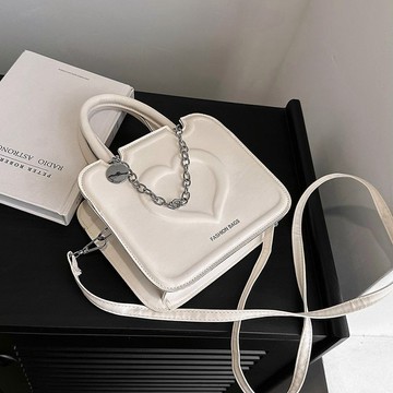Bag House👜 高級感純色小包包女新款潮春夏小衆設計手提鏈條包愛心斜挎包