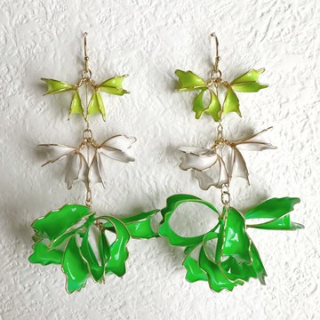 以花朵為靈感的金屬絲配件