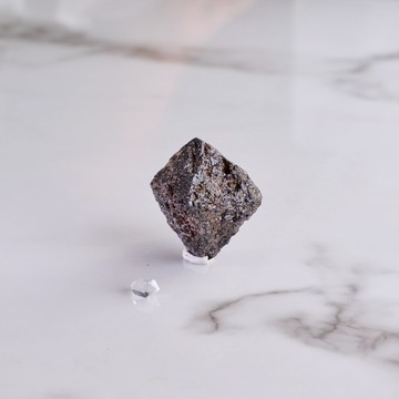 錫蘭黑色尖晶石|錫蘭帶回 尖晶石 身心靈療癒 經典八面體原礦 天然晶礦 空間擺件 S25BO11-005