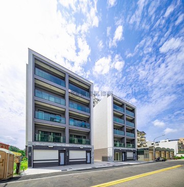 高雄好房首選✨楠梓橋頭✨全新完工✨五樓電梯透天｜高雄市楠梓區芎林七街