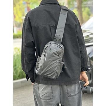 新款胸包男士時尚潮牌單肩包斜挎包男運動休閑防水胸前挎包騎行包