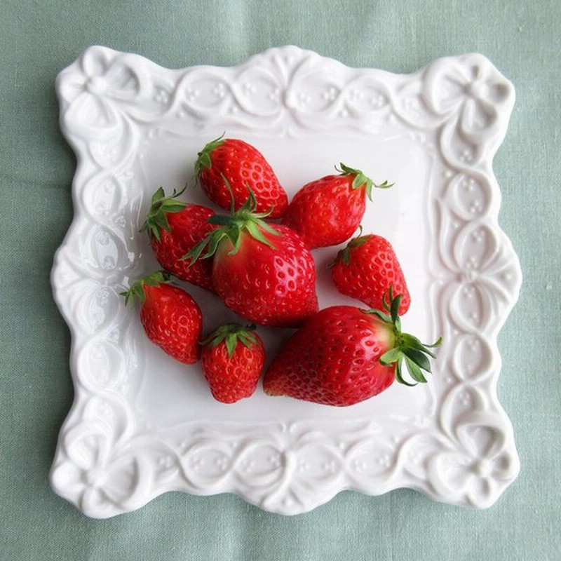 白い食器 リボンレリーフ スクエアプレート 21cm 四角いお皿 パスタ ケーキ 撮影小道具 インスタ映え アンティーク 可愛いお皿 額縁みたいなお 皿 通販 Lineポイント最大0 5 Get Lineショッピング