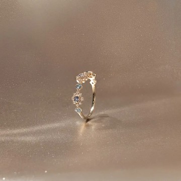 K10 花韻丹泉石海藍寶戒指