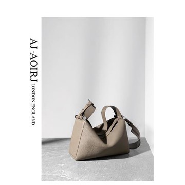 【AJ AOIRJ】設計師新款小眾真皮枕頭手提包高級感休閑單肩斜挎包