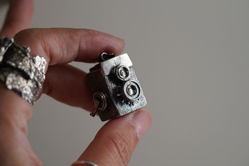 925 纯銀雙鏡頭反光相機吊咀(P259)  - 不包括銀鏈- 手作