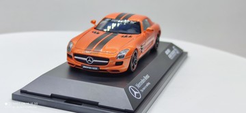 Schuco 1:43 Mercedes-Benz SLS AMG GT5