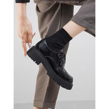 香港趙麗穎同款厚底小皮鞋2025新款秋百搭系帶黑漆皮內增高樂福鞋