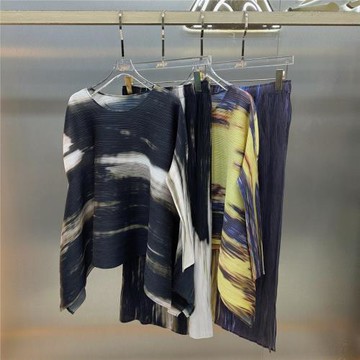 大碼褶皺春季新款水墨銀河套裝高級長袖上衣+直筒半裙兩件套